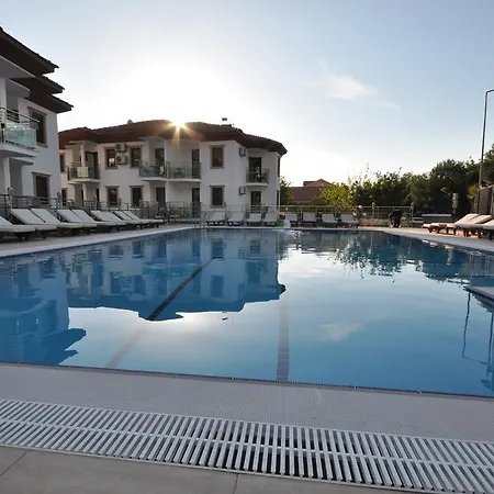 فندق Fethiye Park 3*